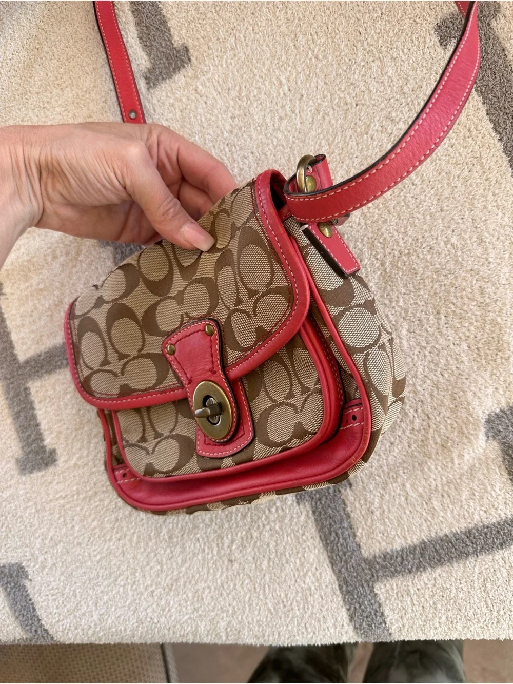 Coach Legacy Turnlock flap crossbody Signature Crossbody Bag in Brown and Red